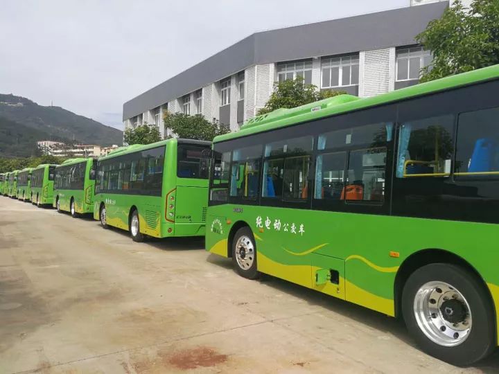 新能源电池大型公交车，新能源电池大型公交车，绿色出行的新选择