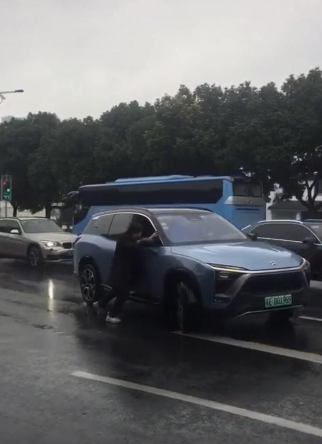 电动车车主吐槽新能源车,电动车车主吐槽新能源车怎么办，电动车车主对新能源车的不满与应对之策