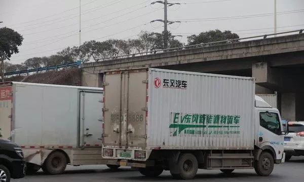 十一万的新能源物流车，十一万新能源物流车，绿色运输的未来之路