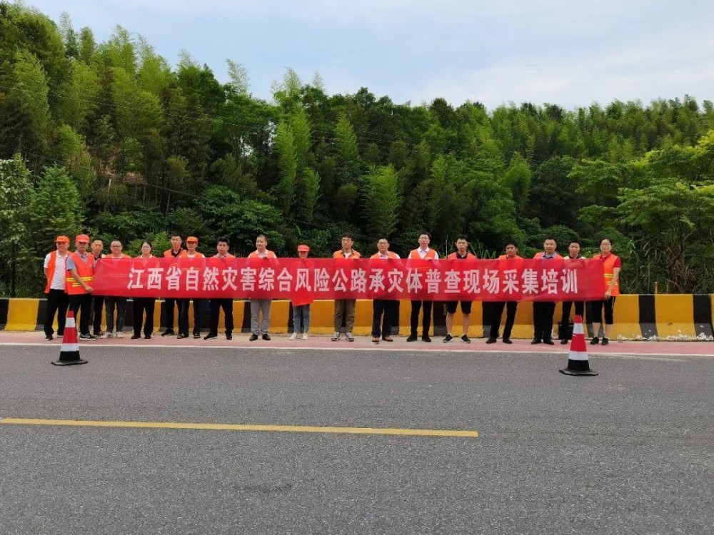 新澳门六综合走势，澳门六综合走势分析需注意法律风险，警惕赌博陷阱。