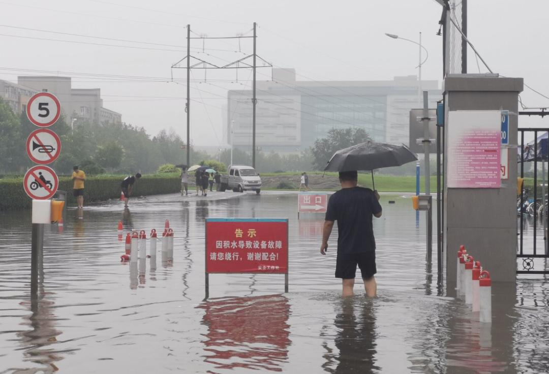 新能源面包车涉水多深，新能源面包车涉水深度探究