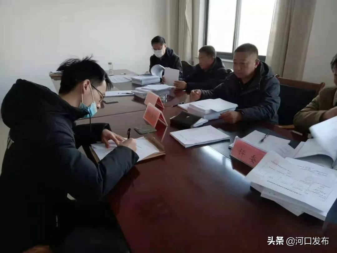 光伏和新能源汽车结合，光伏助力新能源汽车，绿色能源融合新篇章